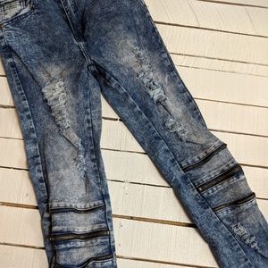 AQ Acid Wash Distressed Skinny Jeans (3)